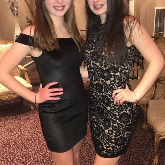 Black velvet dress - Picture 2 of 6